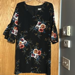 Size M 3/4 Bell sleeve dress worn once!  super cute!!